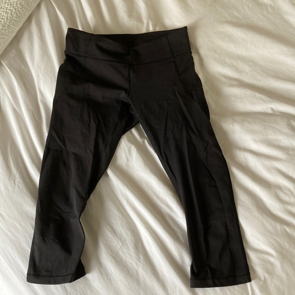 Lululemon low rise capri leggings